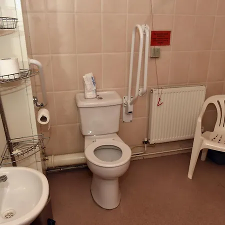 Masons Arms 여관 2*